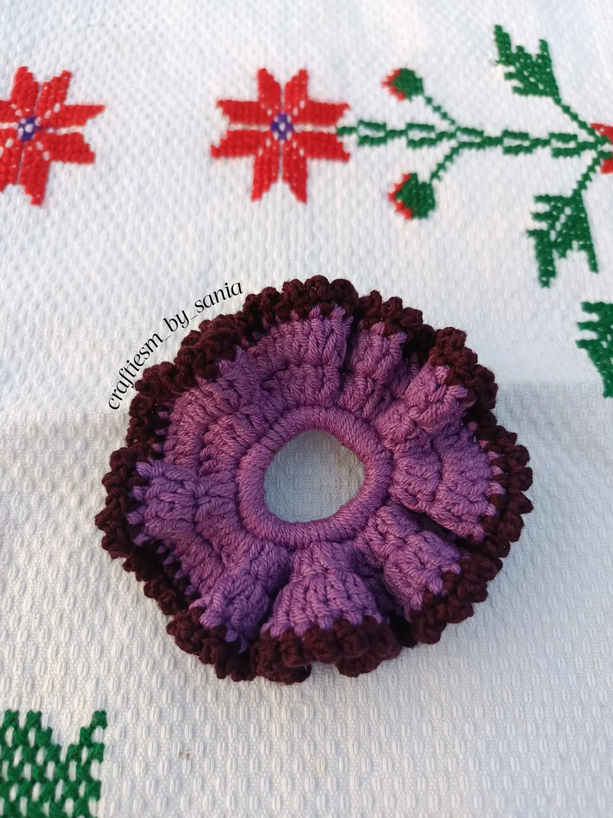 Crochet hair scrunchie — image 4