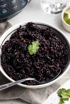 Premium black rice — image 3