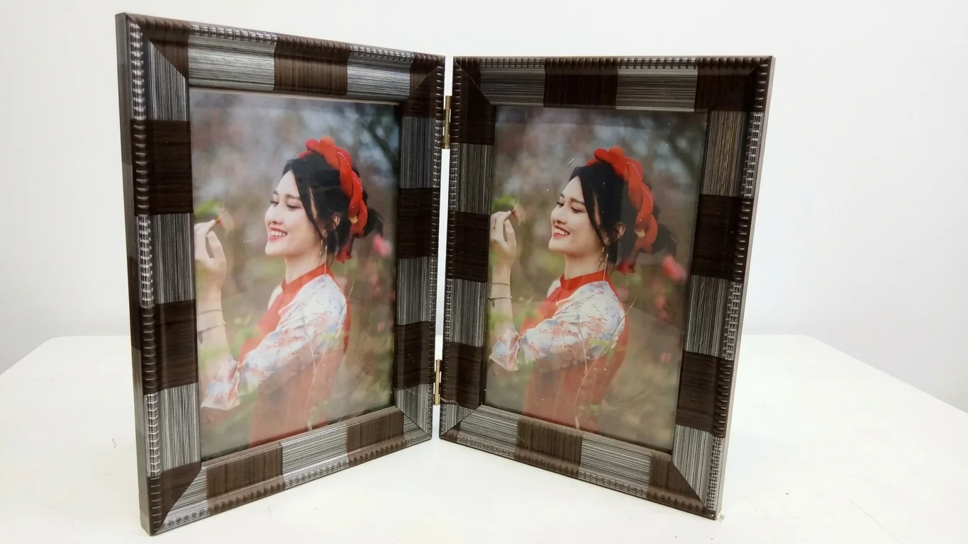 Folding Double Photo Frame – 4R (6×4 Inch)